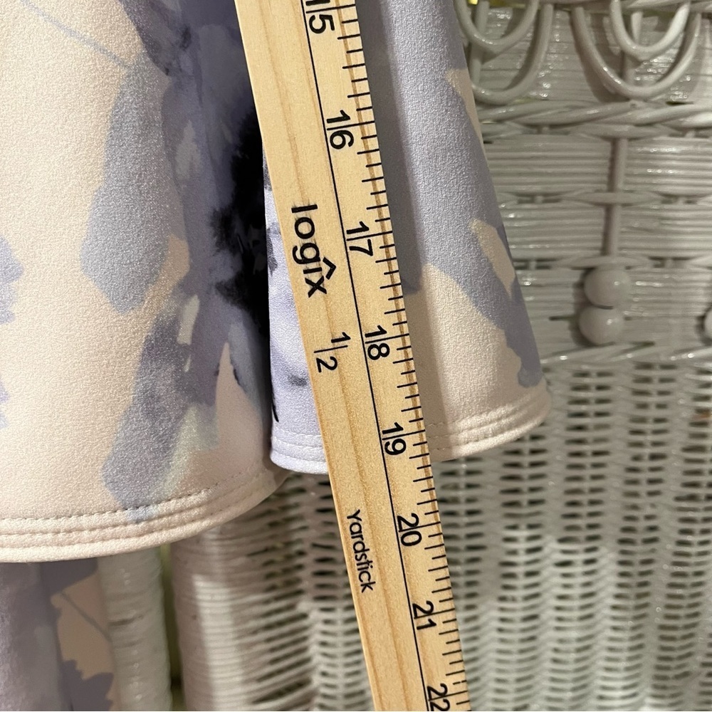 CALVIN KLEIN Sheath Dress Size‎ 4 Bell Sleeve Crepe FLORAL Pastel Knee Length - Picture 14 of 14